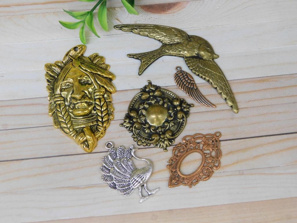 MIXED PENDANTS ROCK STONE LAPIDARY SPECIMEN: MIXED PENDANTS ROCK STONE LAPIDARY SPECIMEN