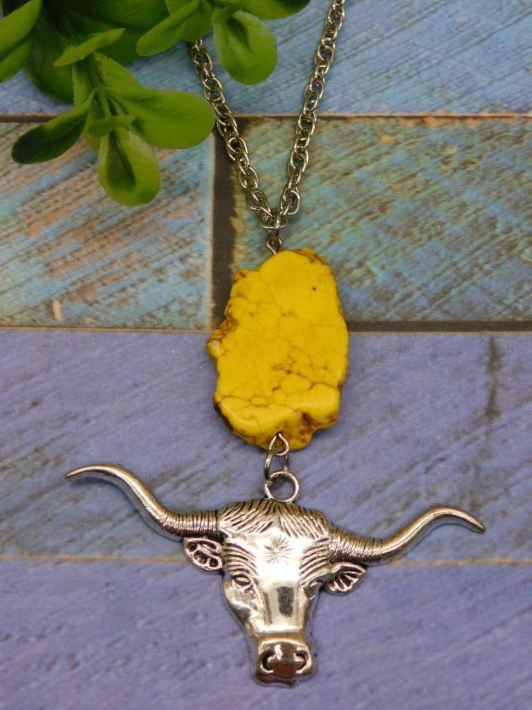 BULL HEAD PENDANT ON CHAIN NECKLACE: BULL HEAD PENDANT ON CHAIN NECKLACE