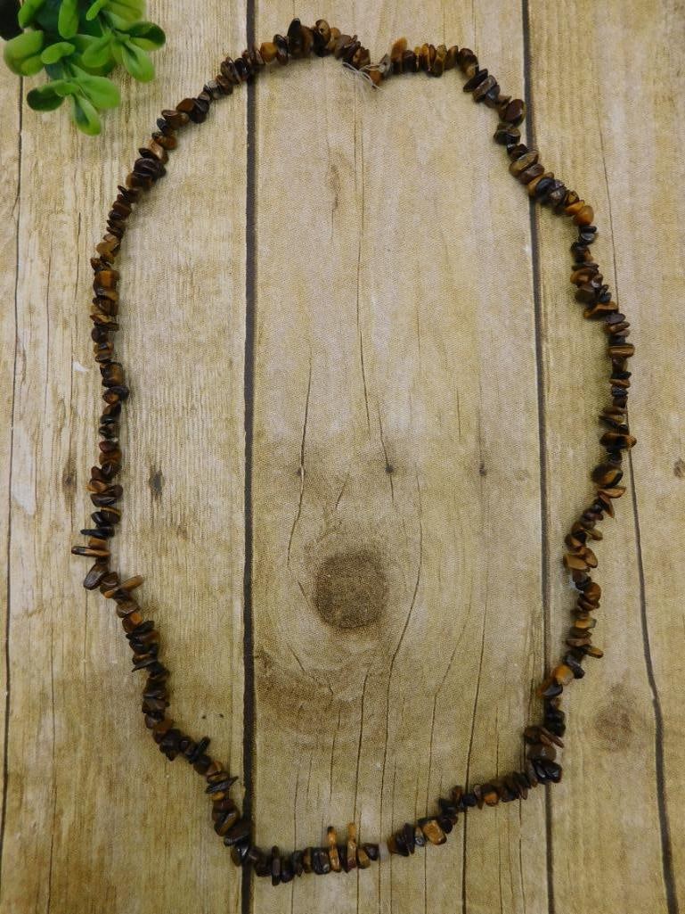 TIGER EYE CHIP NECKLACE ROCK STONE LAPIDARY SPECIMEN: TIGER EYE CHIP NECKLACE ROCK STONE LAPIDARY SPECIMEN