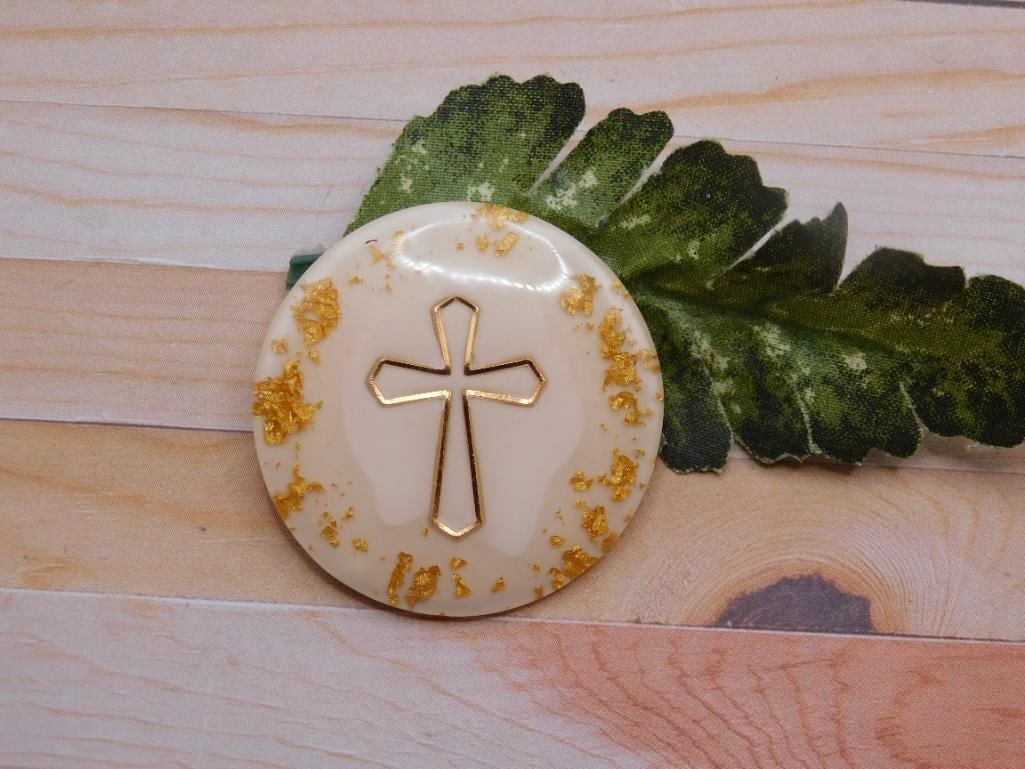 GOLD FLECKED CROSS CABOCHON ROCK STONE LAPIDARY SPECIMEN: GOLD FLECKED CROSS CABOCHON ROCK STONE LAPIDARY SPECIMEN