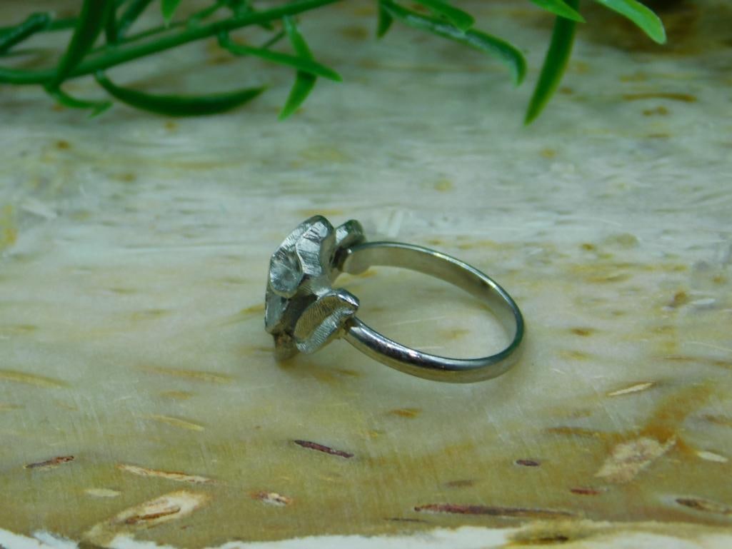 FLOWER RING ROCK STONE LAPIDARY SPECIMEN - 2