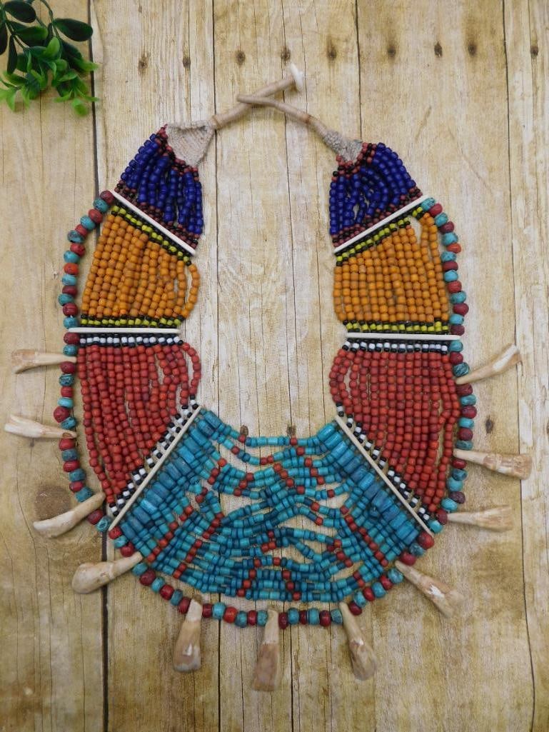 ORNATE BUFFALO TEETH COLORFUL AFRICAN TRADE BEAD NECKLACE: ORNATE BUFFALO TEETH COLORFUL AFRICAN TRADE BEAD NECKLACE