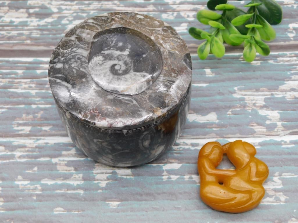 MIXED LOT ROCK STONE LAPIDARY SPECIMEN: MIXED LOT ROCK STONE LAPIDARY SPECIMEN