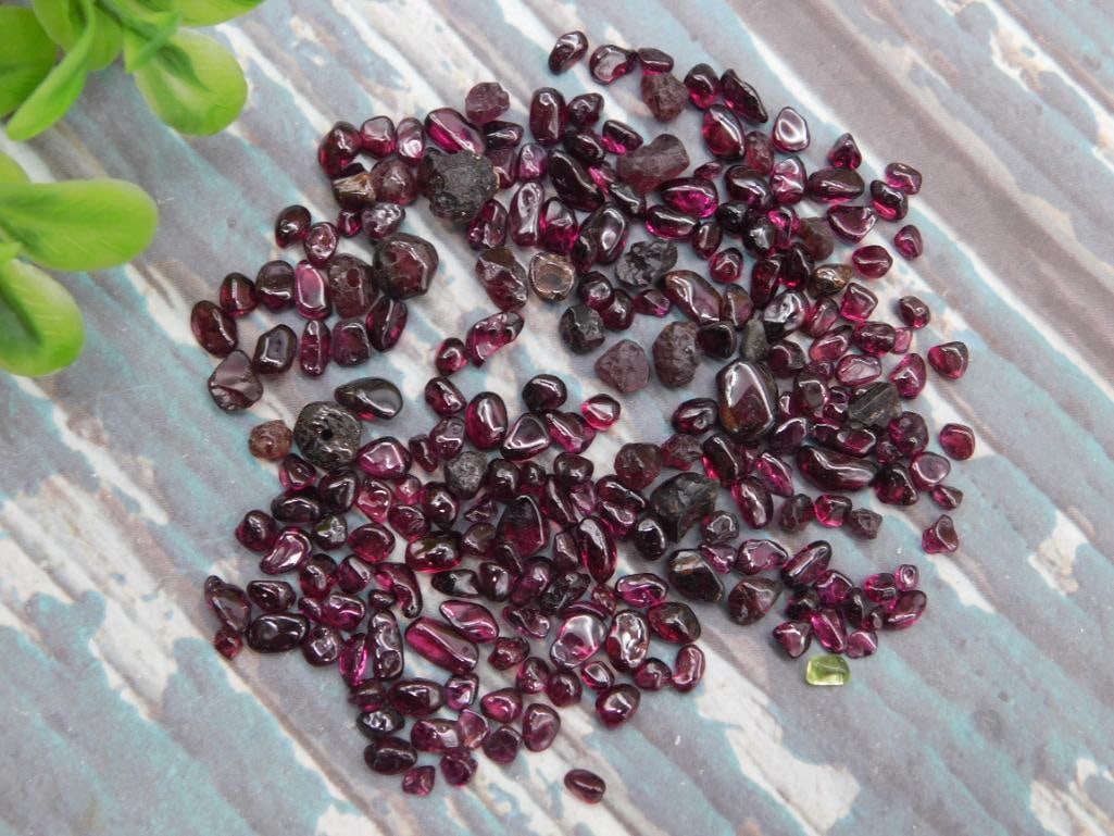 GARNET ROCK STONE LAPIDARY SPECIMEN: GARNET ROCK STONE LAPIDARY SPECIMEN