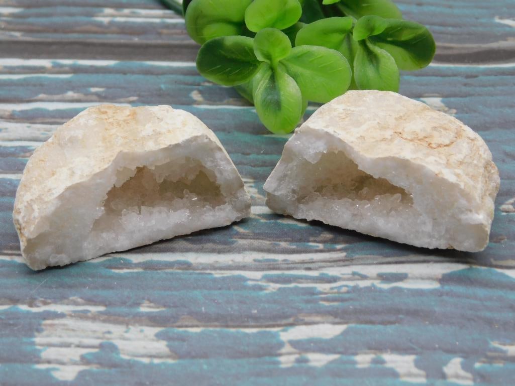 GEODE ROCK STONE LAPIDARY SPECIMEN: GEODE ROCK STONE LAPIDARY SPECIMEN