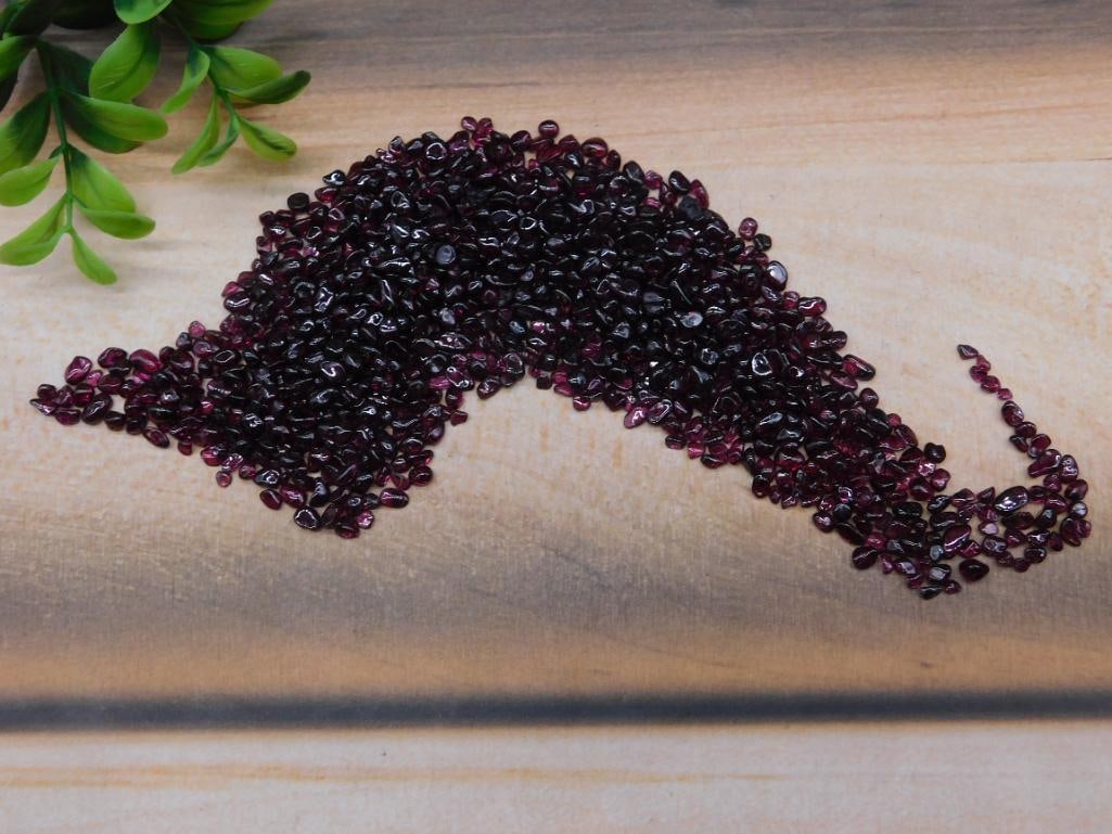 GARNET ROCK STONE LAPIDARY SPECIMEN: GARNET ROCK STONE LAPIDARY SPECIMEN