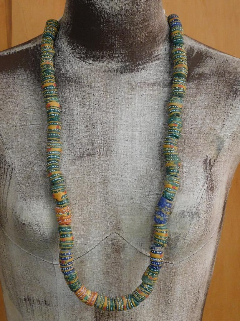 AFRICAN TRADE BEADS ROCK STONE LAPIDARY SPECIMEN: AFRICAN TRADE BEADS ROCK STONE LAPIDARY SPECIMEN