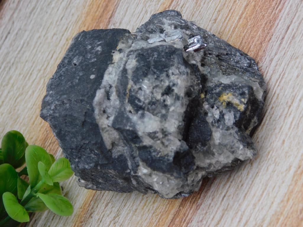 ROCK STONE LAPIDARY SPECIMEN: ROCK STONE LAPIDARY SPECIMEN