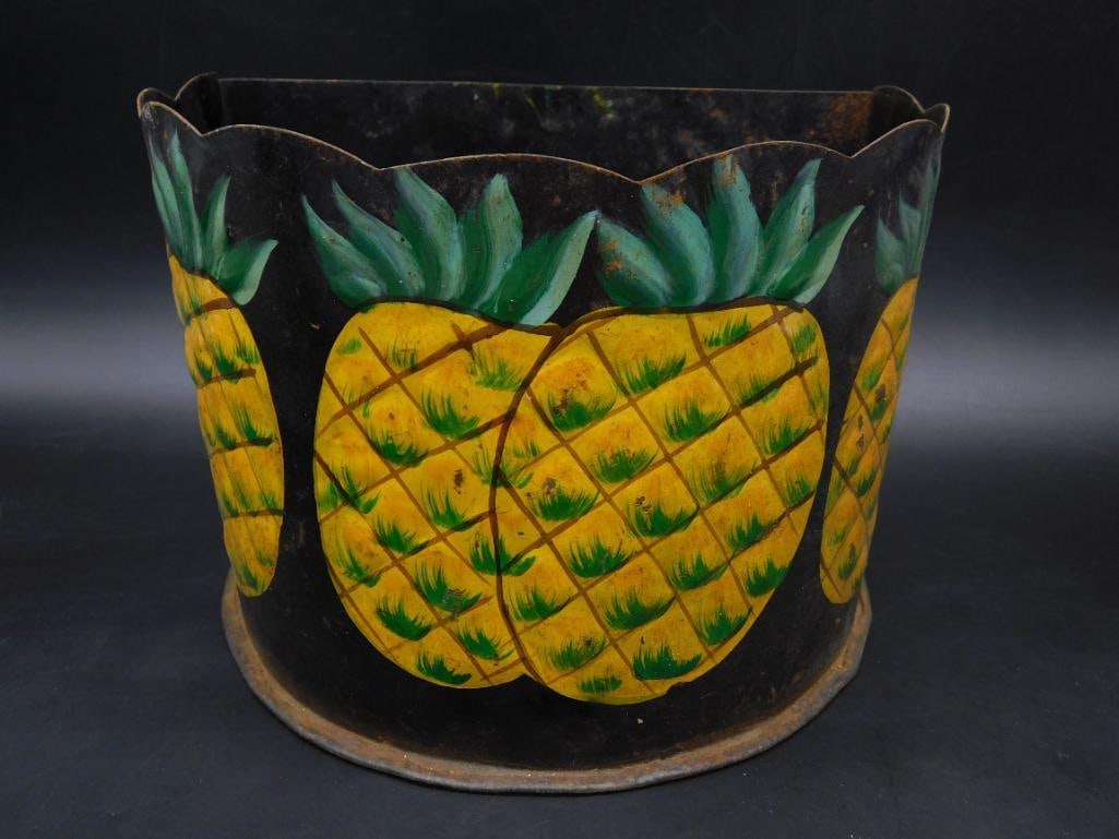 VINTAGE METAL PINEAPPLE CONTAINER: VINTAGE METAL PINEAPPLE CONTAINER