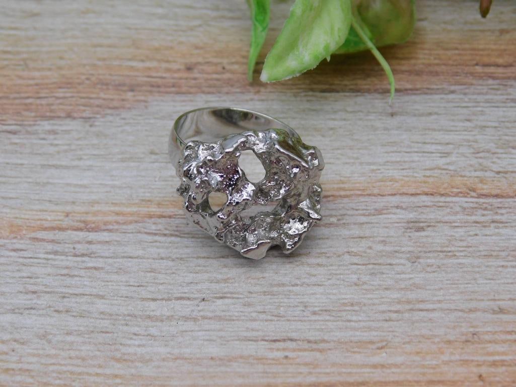 SILVER TONE RING (1 of 4)