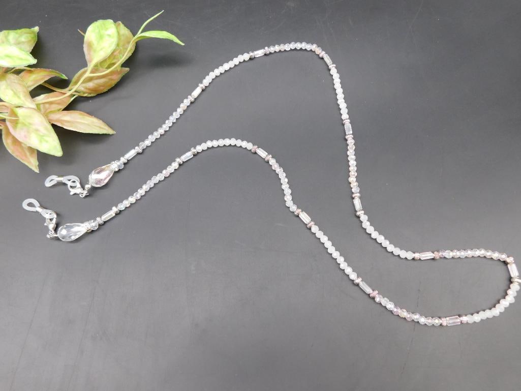 Crystal Beaded Eyeglass Holder With Clasp Ends: Crystal Beaded Eyeglass Holder With Clasp Ends