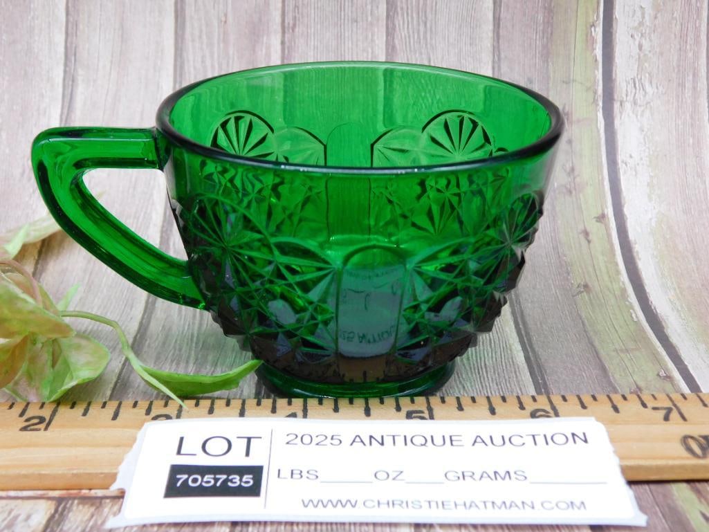 Green Glass Cup With Geometric Pattern - 2