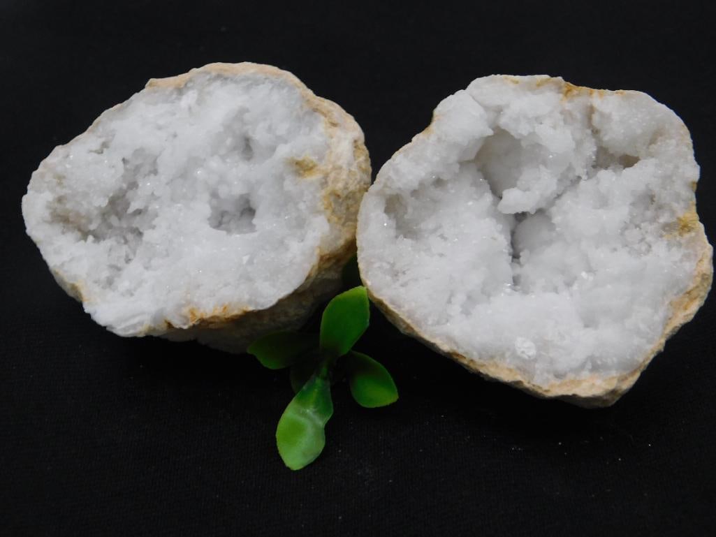 Natural Split Geode with Quartz Crystal Interior ROCK STONE LAPIDARY SPECIMEN (1 of 3)
