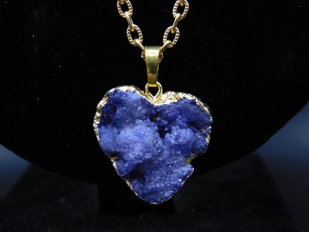 DRUZY HEART PENDANT ON CHAIN NECKLACE ROCK STONE LAPIDARY SPECIMEN: DRUZY HEART PENDANT ON CHAIN NECKLACE ROCK STONE LAPIDARY SPECIMEN