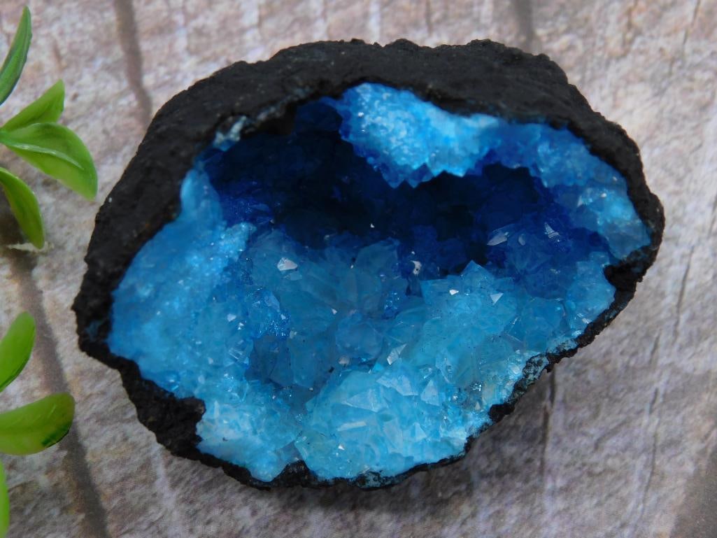 BLUE GEODE ROCK STONE LAPIDARY SPECIMEN: BLUE GEODE ROCK STONE LAPIDARY SPECIMEN