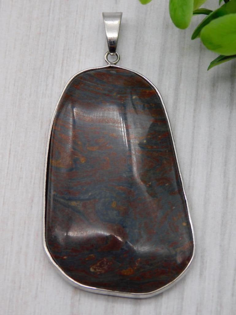 STONE PENDANT ROCK STONE LAPIDARY SPECIMEN: STONE PENDANT ROCK STONE LAPIDARY SPECIMEN