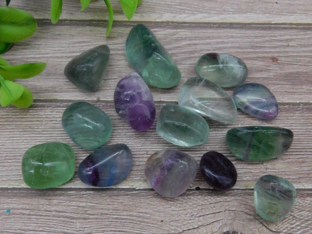 FLUORITE ROCK STONE LAPIDARY SPECIMEN: FLUORITE ROCK STONE LAPIDARY SPECIMEN