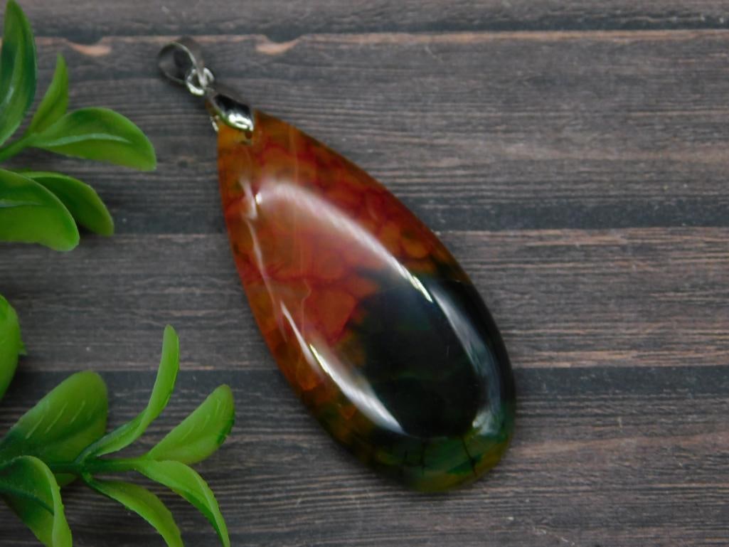 AGATE PENDANT ROCK STONE LAPIDARY SPECIMEN: AGATE PENDANT ROCK STONE LAPIDARY SPECIMEN