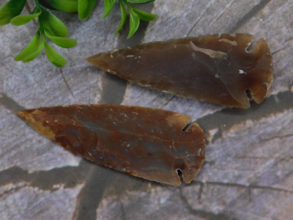 HAND-KNAPPED ARROWHEADS ROCK STONE LAPIDARY SPECIMEN (1 of 2)