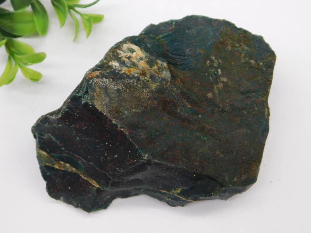 BLOODSTONE ROCK STONE LAPIDARY SPECIMEN: BLOODSTONE ROCK STONE LAPIDARY SPECIMEN
