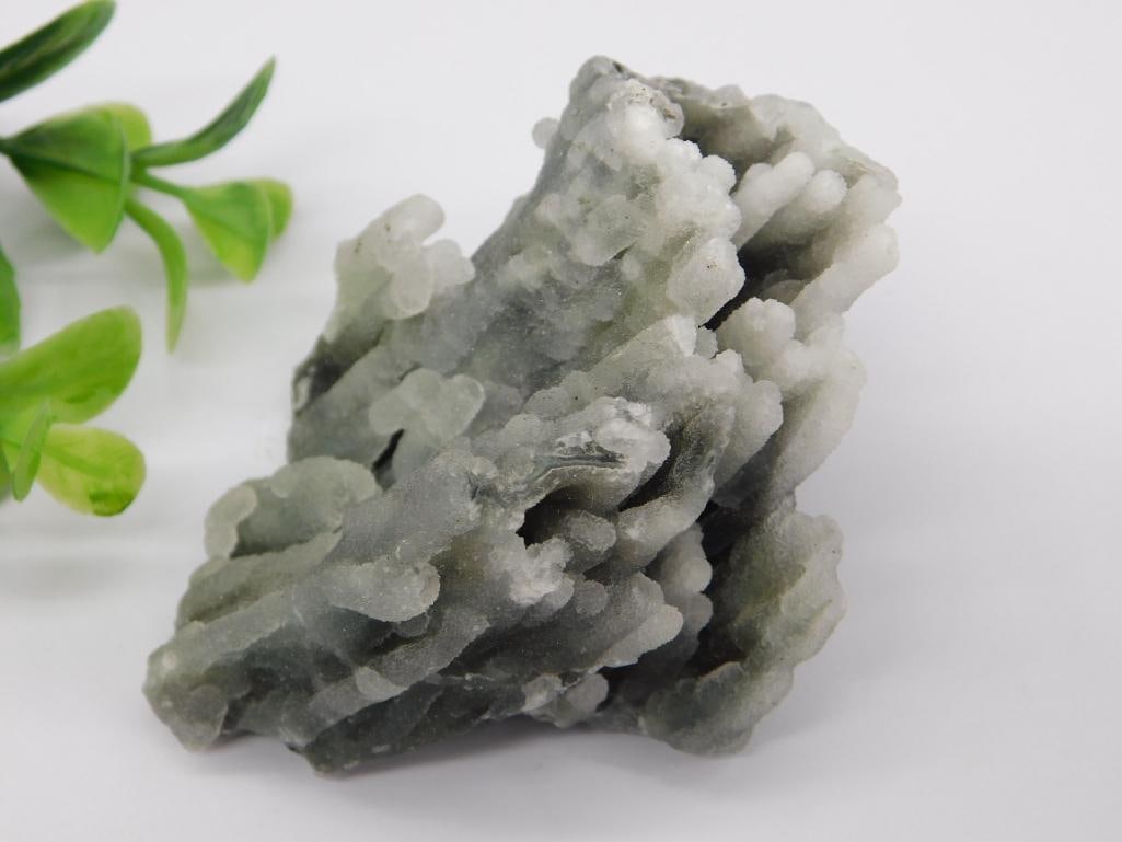 CHALCEDONY ROCK STONE LAPIDARY SPECIMEN (1 of 3)