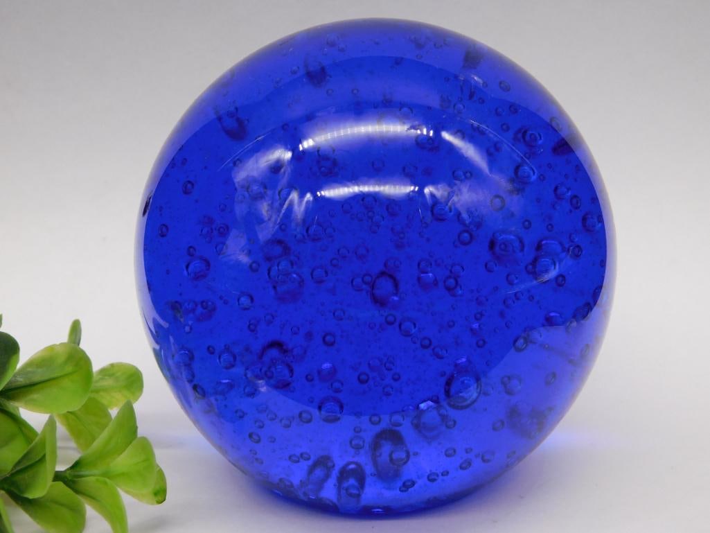 BLUE GLASS SPHERE PAPERWEIGHT ROCK STONE LAPIDARY SPECIMEN: BLUE GLASS SPHERE PAPERWEIGHT ROCK STONE LAPIDARY SPECIMEN