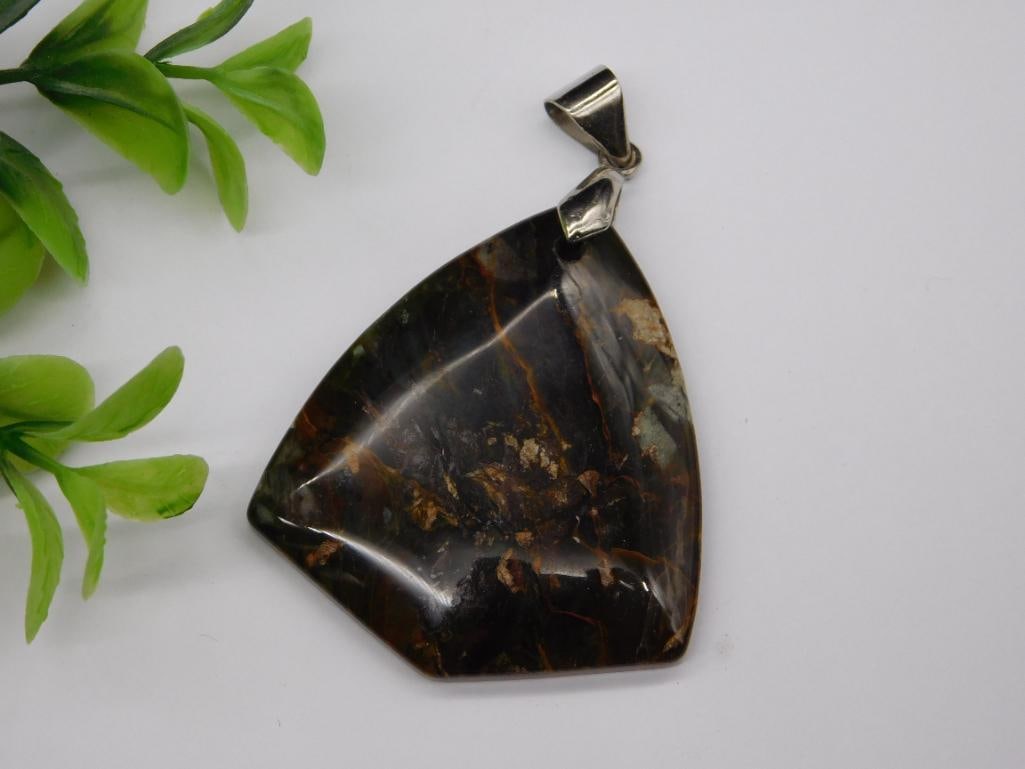 GENUINE STONE PENDANT ROCK STONE LAPIDARY SPECIMEN: GENUINE STONE PENDANT ROCK STONE LAPIDARY SPECIMEN