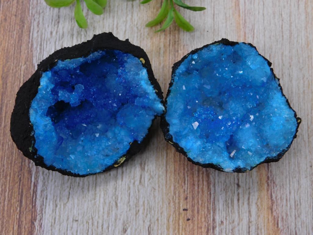 BLUE GEODE ROCK STONE LAPIDARY SPECIMEN: BLUE GEODE ROCK STONE LAPIDARY SPECIMEN