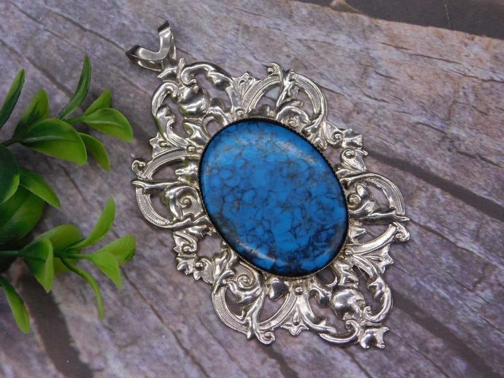 TURQUOISE PENDANT ROCK STONE LAPIDARY SPECIMEN: TURQUOISE PENDANT ROCK STONE LAPIDARY SPECIMEN