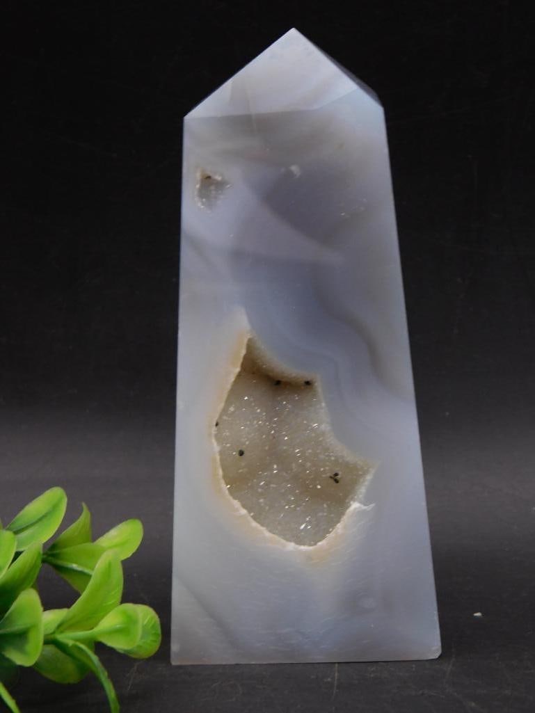 BLUE LACE AGATE TOWER ROCK STONE LAPIDARY SPECIMEN: BLUE LACE AGATE TOWER ROCK STONE LAPIDARY SPECIMEN