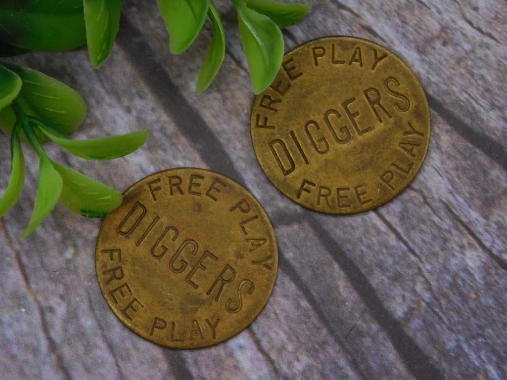 FREE PLAY DIGGERS PLAY COINS VINTAGE ANTIQUE: FREE PLAY DIGGERS PLAY COINS VINTAGE ANTIQUE