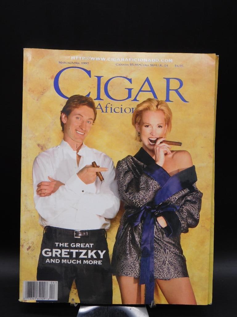 1997 CIGAR AFICIONADO MAGAZINE FEATURING WAYNE GRETZKY AND JANET JONES: 1997 CIGAR AFICIONADO MAGAZINE FEATURING WAYNE GRETZKY AND JANET JONES