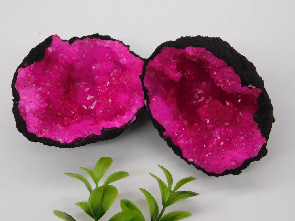 PINK GEODE ROCK STONE LAPIDARY SPECIMEN: PINK GEODE ROCK STONE LAPIDARY SPECIMEN