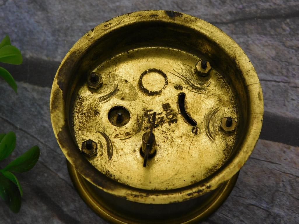 A VINTAGE TIMEPIECE CLOCK ANTIQUE - 2