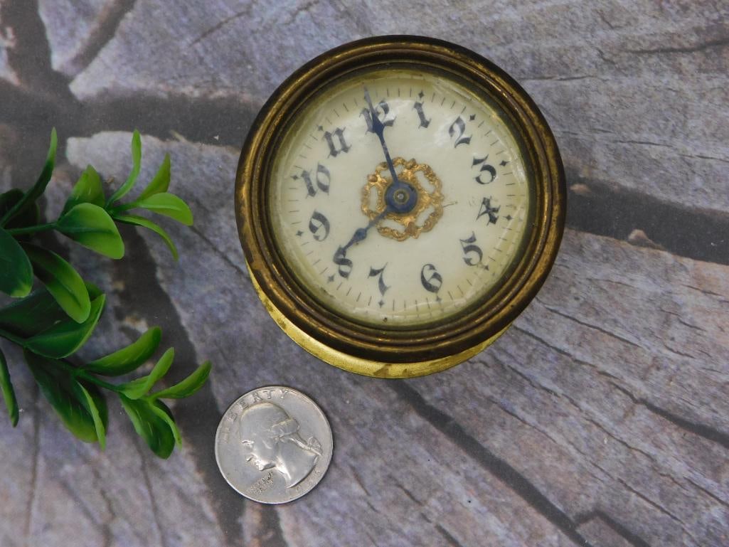 A VINTAGE TIMEPIECE CLOCK ANTIQUE - 3