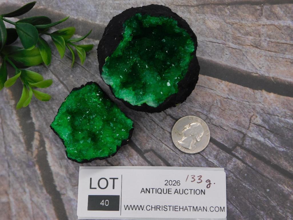 A GREEN GEODE ROCK STONE LAPIDARY SPECIMEN - 2