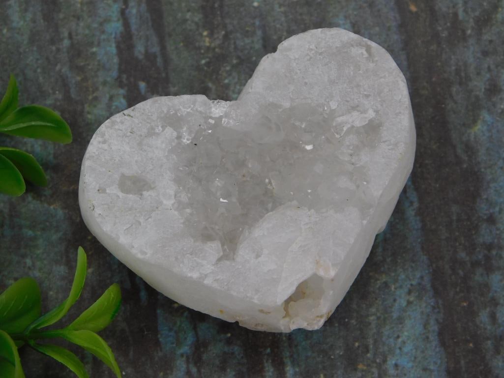 A HEART GEODE ROCK STONE LAPIDARY SPECIMEN (1 of 2)