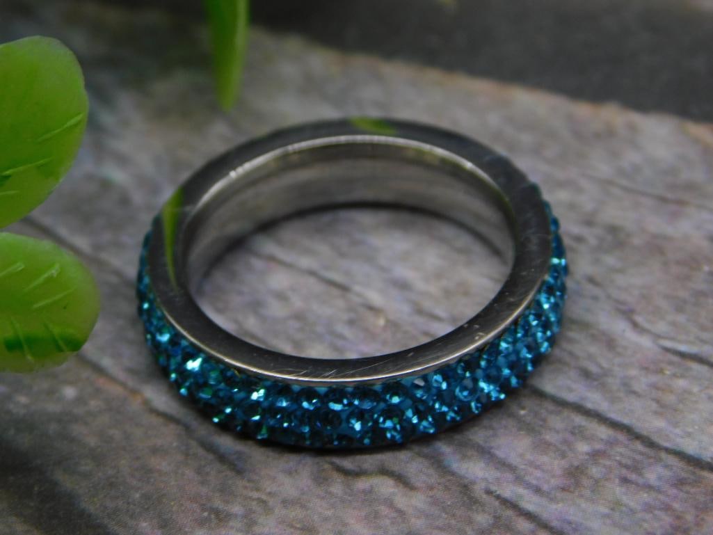 STONE RING ROCK STONE LAPIDARY SPECIMEN: STONE RING ROCK STONE LAPIDARY SPECIMEN