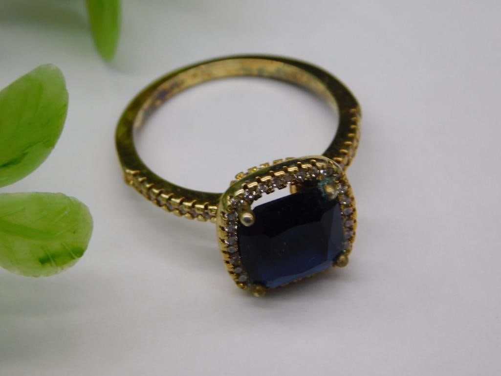 STONE RING ROCK STONE LAPIDARY SPECIMEN (1 of 2)