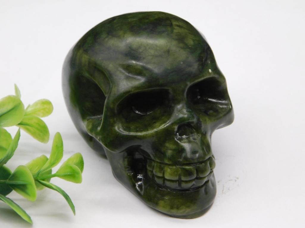 GREEN JADE STONE SKULL ROCK STONE LAPIDARY SPECIMEN: GREEN JADE STONE SKULL ROCK STONE LAPIDARY SPECIMEN
