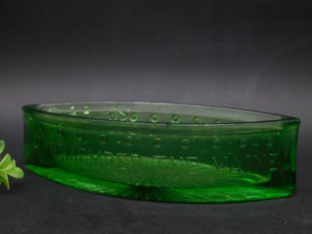 Green Pressed Glass Oval Dish with Starburst Base: Green Pressed Glass Oval Dish with Starburst Base