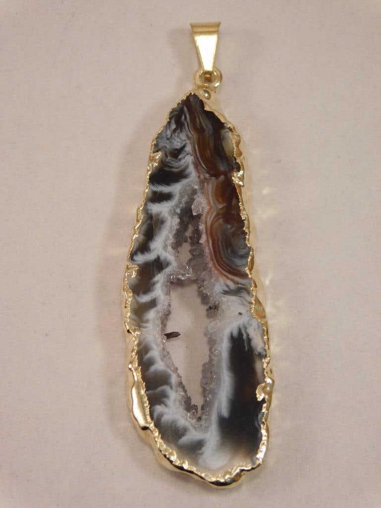 GEODE SLICE PENDENT ROCK STONE LAPIDARY SPECIMEN: GEODE SLICE PENDENT ROCK STONE LAPIDARY SPECIMEN
