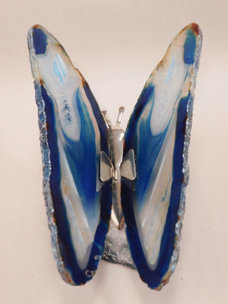 AGATE SLICE BUTTERFLY ON AMETHYST: AGATE SLICE BUTTERFLY ON AMETHYST