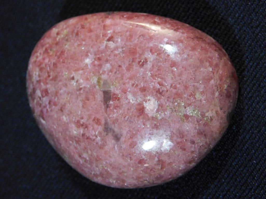 RHODONITE POLISHED ROCK STONE LAPIDARAY SPECIMEN: RHODONITE POLISHED ROCK STONE LAPIDARAY SPECIMEN