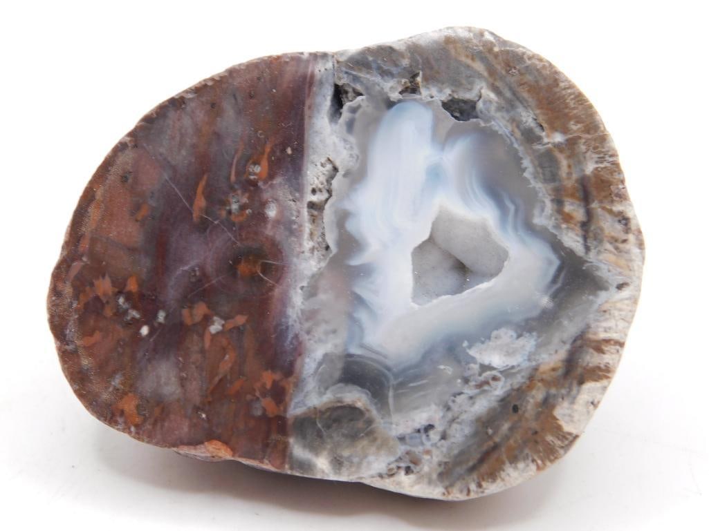 GEODE ROCK STONE LAPIDARY SPECIMEN: GEODE ROCK STONE LAPIDARY SPECIMEN