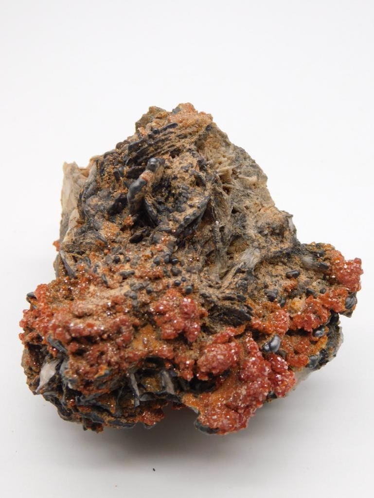 VANADINITE AND BARITE ROCK STONE LAPIDARY SPECIMEN: VANADINITE AND BARITE ROCK STONE LAPIDARY SPECIMEN