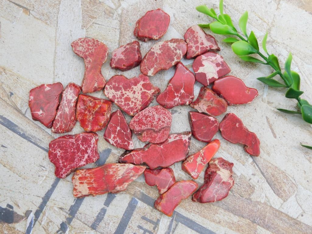 ROCK STONE LAPIDARY SPECIMEN: ROCK STONE LAPIDARY SPECIMEN