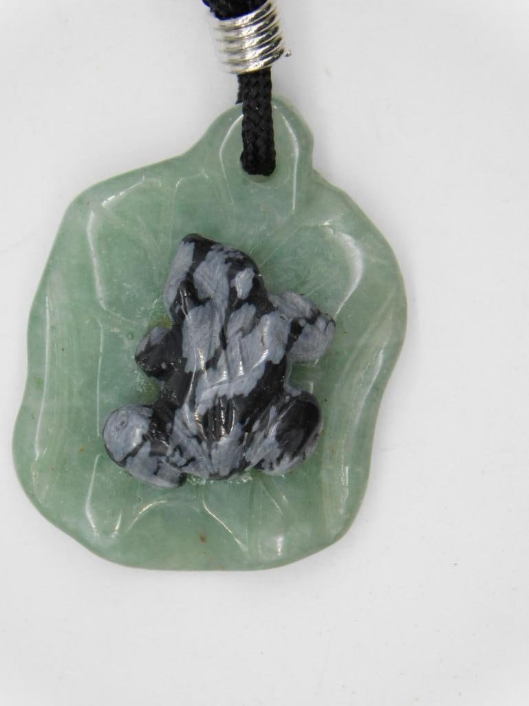 SNOWFLAKE OBSIDIAN FROG ON AVENTURINE LILY PAD PENDANT ROCK STONE LAPIDARY SPECIMEN: SNOWFLAKE OBSIDIAN FROG ON AVENTURINE LILY PAD PENDANT ROCK STONE LAPIDARY SPECIMEN