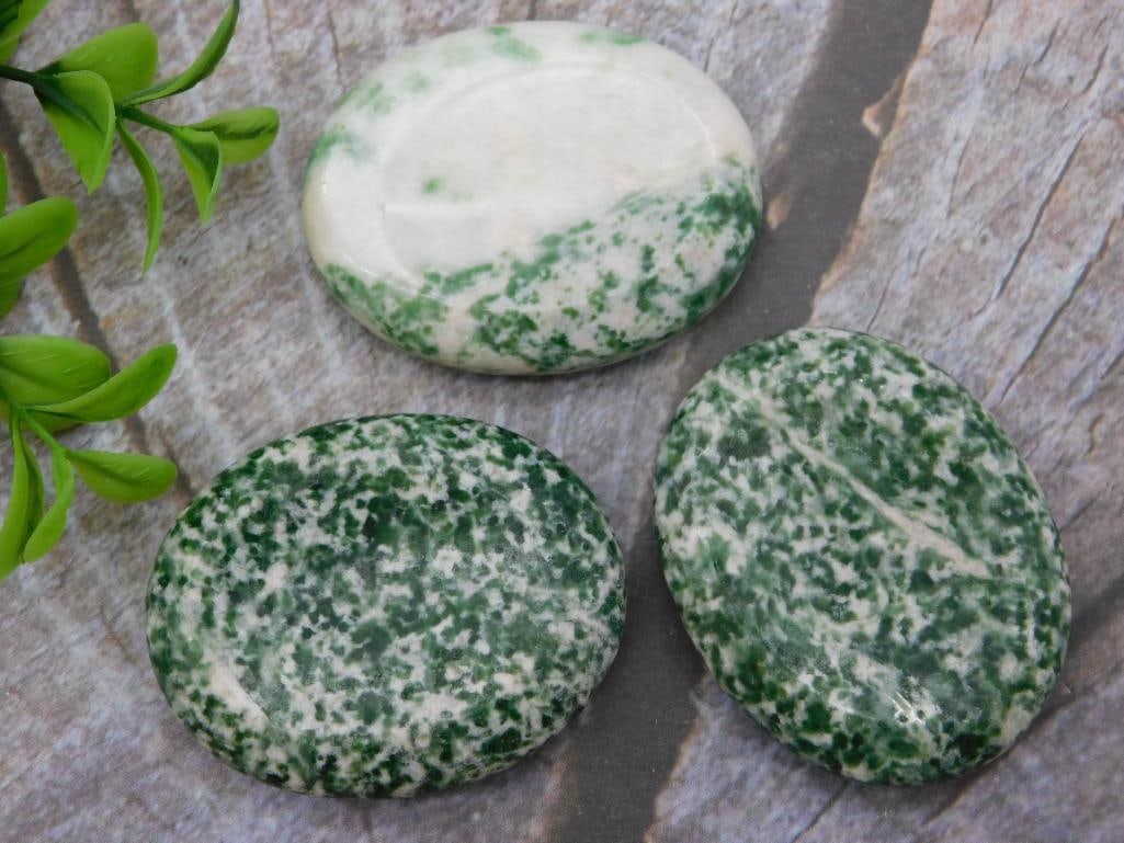 SPOTTED SERPENTINE WORRY STONES ROCK STONE LAPIDARY SPECIMEN: SPOTTED SERPENTINE WORRY STONES ROCK STONE LAPIDARY SPECIMEN