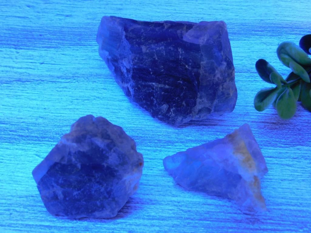 FLUORITE ROCK STONE LAPIDARY SPECIMEN: FLUORITE ROCK STONE LAPIDARY SPECIMEN